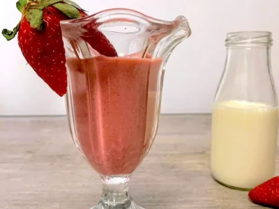 Batido de fresas con nata liquida