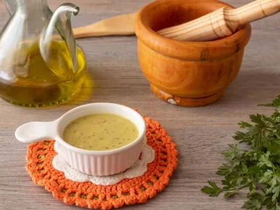 Mojo verde con aguacate