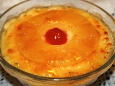 Crema catalana con piña y almíbar