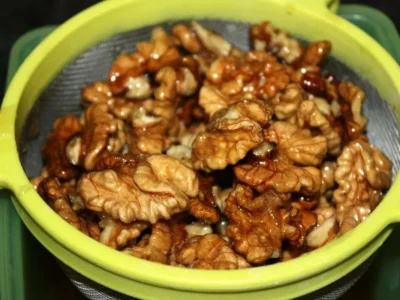 Nueces caramelizadas con nata
