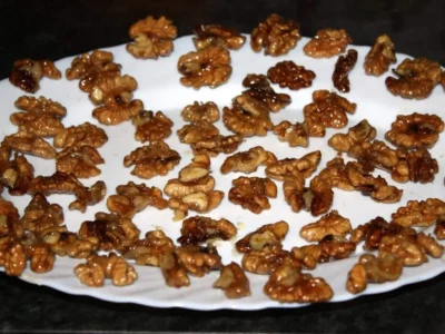 Nueces caramelizadas con nata