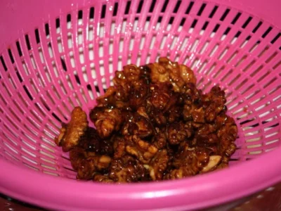 Nueces caramelizadas con nata