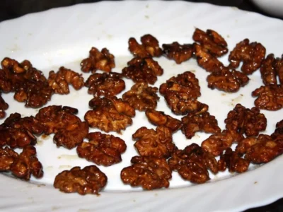 Nueces caramelizadas con nata