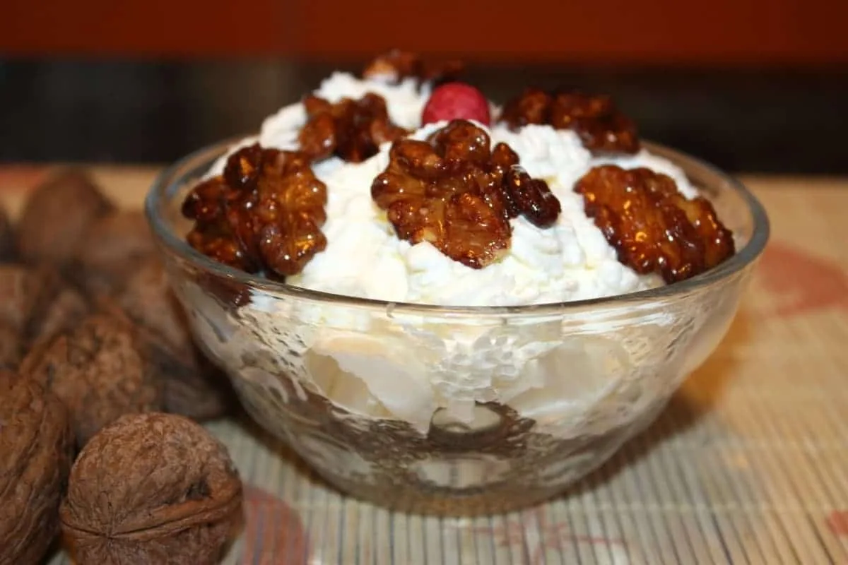 Nueces caramelizadas con nata