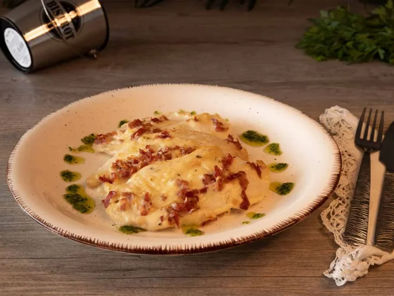 Pechugas gratinadas con Bechamel y jamón