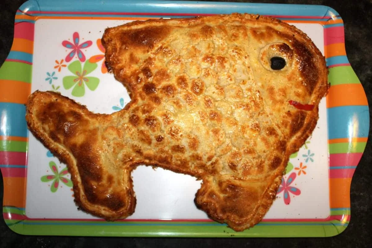 Pez hojaldre relleno