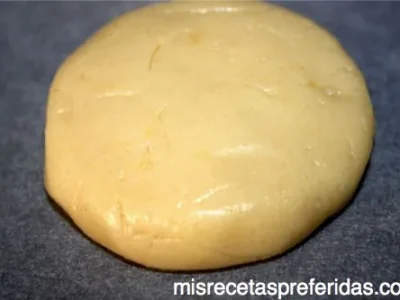 Mantecados con moscatel y esencia de limón