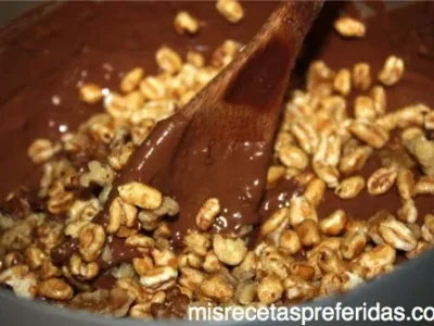 Turrón de cereales nueces chocolate y naranja