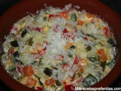 Revuelto de verduras con nata al horno