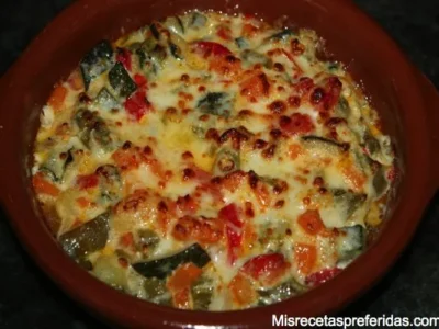 Revuelto de verduras con nata al horno