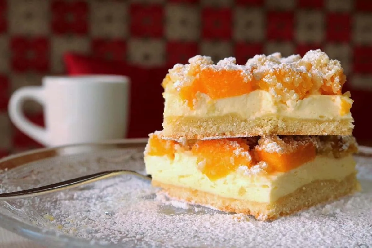 Tarta de melocotón en almíbar