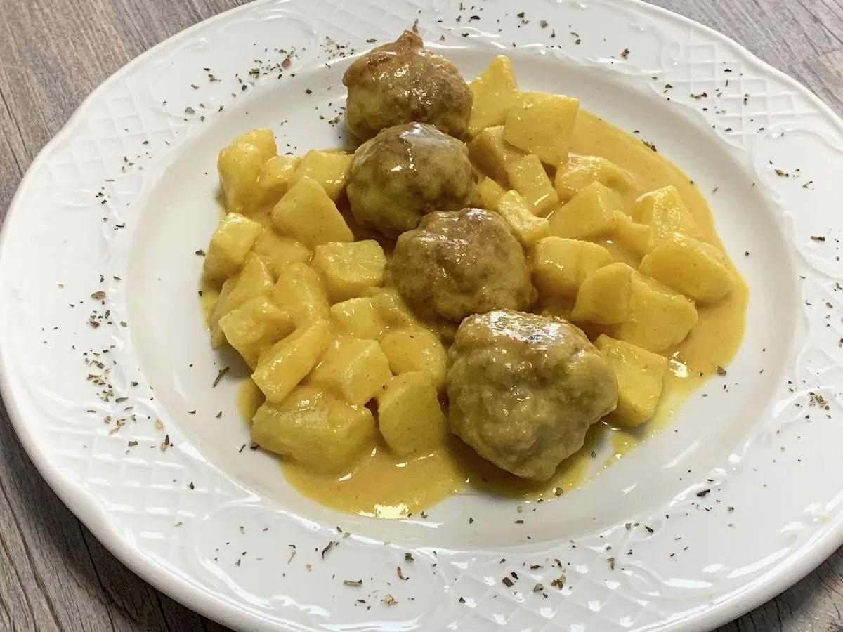 Albondigas con salsa de almendras