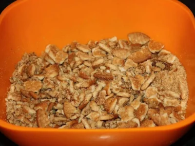 Bombones dos chocolates con galletas y nueces