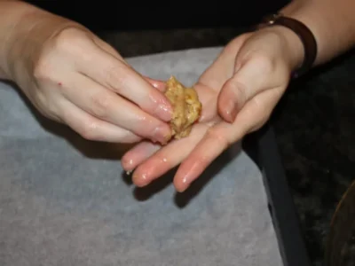 Bombones dos chocolates con galletas y nueces