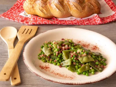 Guisantes con judías verdes y jamón