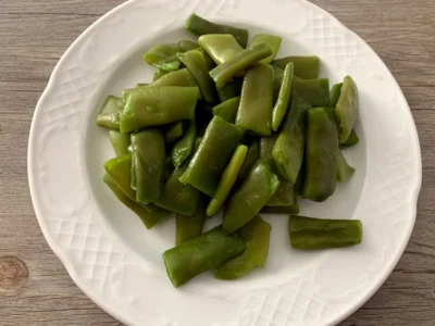 Guisantes con judías verdes y jamón