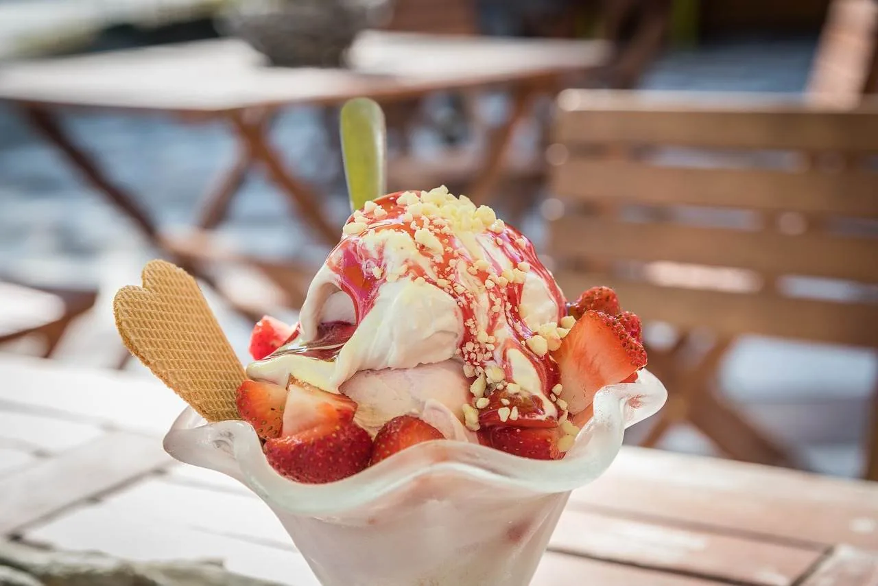 Helado de fresas con crème fraîche