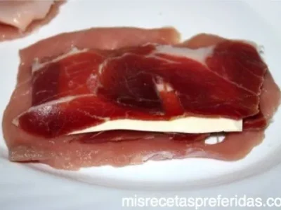 Libritos de lomo con jamón serrano y queso