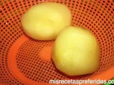 Bolitas de patata rellenas de paté envueltas con crujiente jamón ibérico