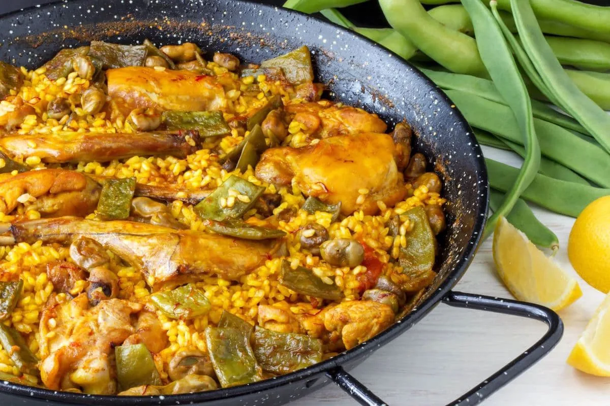 Conejo con arroz