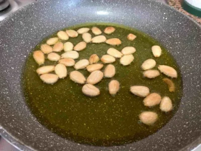 Espinacas con garbanzos y huevos
