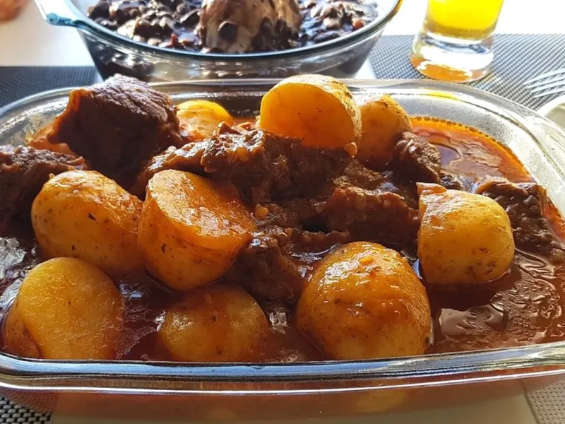Guiso de pinchos con patatas