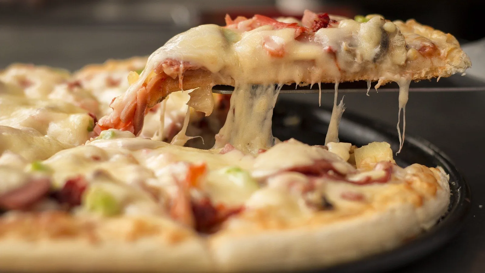 Pizza de Beicón con cebolla caramelizada
