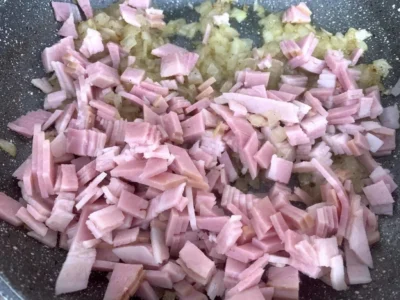Tallarines a la carbonara con nata