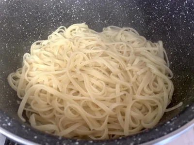 Tallarines a la carbonara con nata