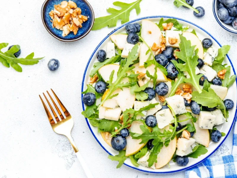 Ensalada de pera y queso azul