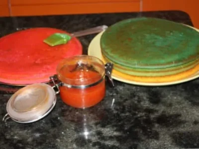 Tarta de colores con cobertura de chocolate blanco