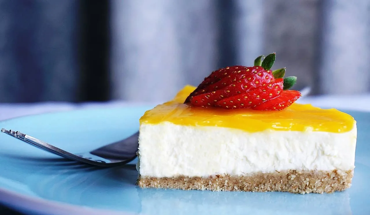 Tarta queso de gelatina con cobertura de limón