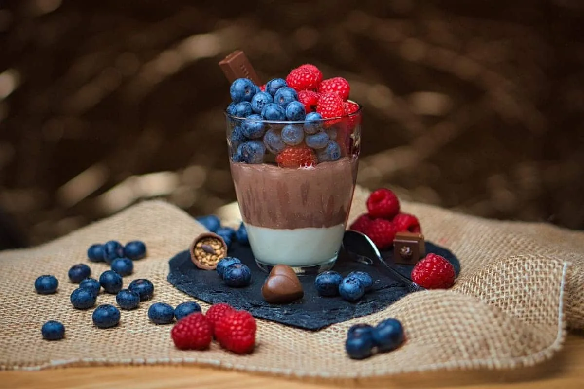 Mousse de chocolate blanco y de café