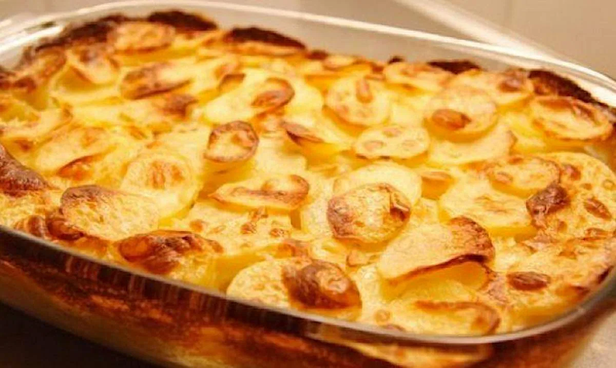 Patatas gratinadas con bechamel