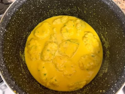 Tortillitas de pescado en salsa