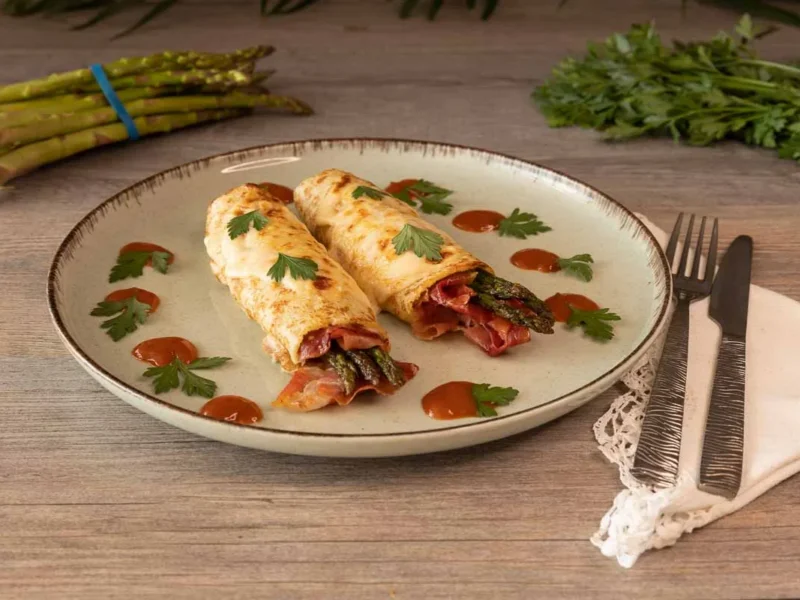Crepes de jamón ibérico y espárragos