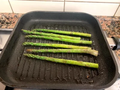 Crepes de jamón ibérico y espárragos