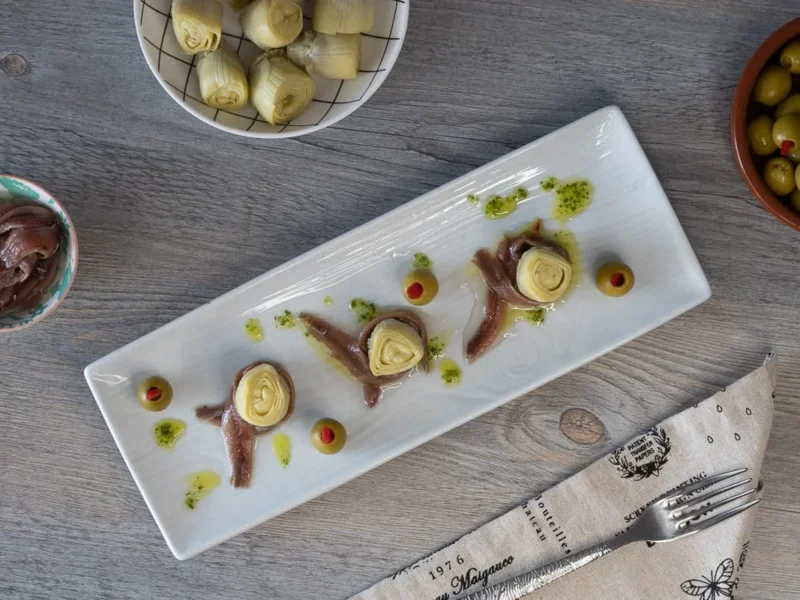 Pinchos de alcachofas y anchoas