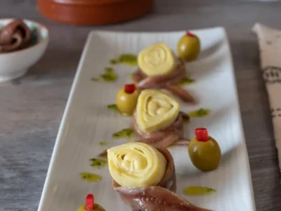 Pinchos de alcachofas y anchoas