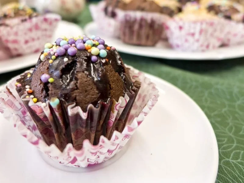 Magdalenas de chocolate rellena