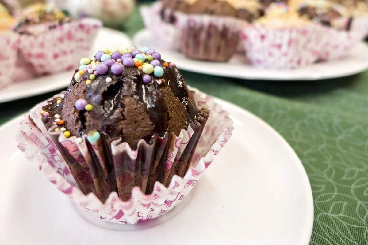 Magdalenas de chocolate rellena