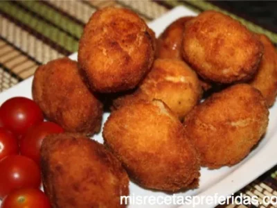 Croquetas de huevo de codorniz con bechamel