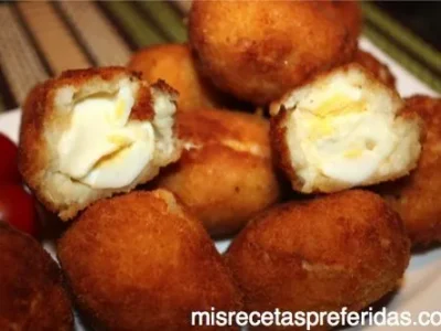 Croquetas de huevo de codorniz con bechamel