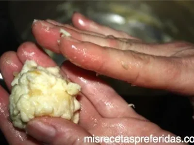 Croquetas de huevo de codorniz con bechamel
