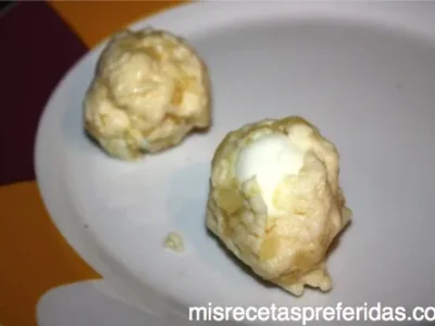 Croquetas de huevo de codorniz con bechamel