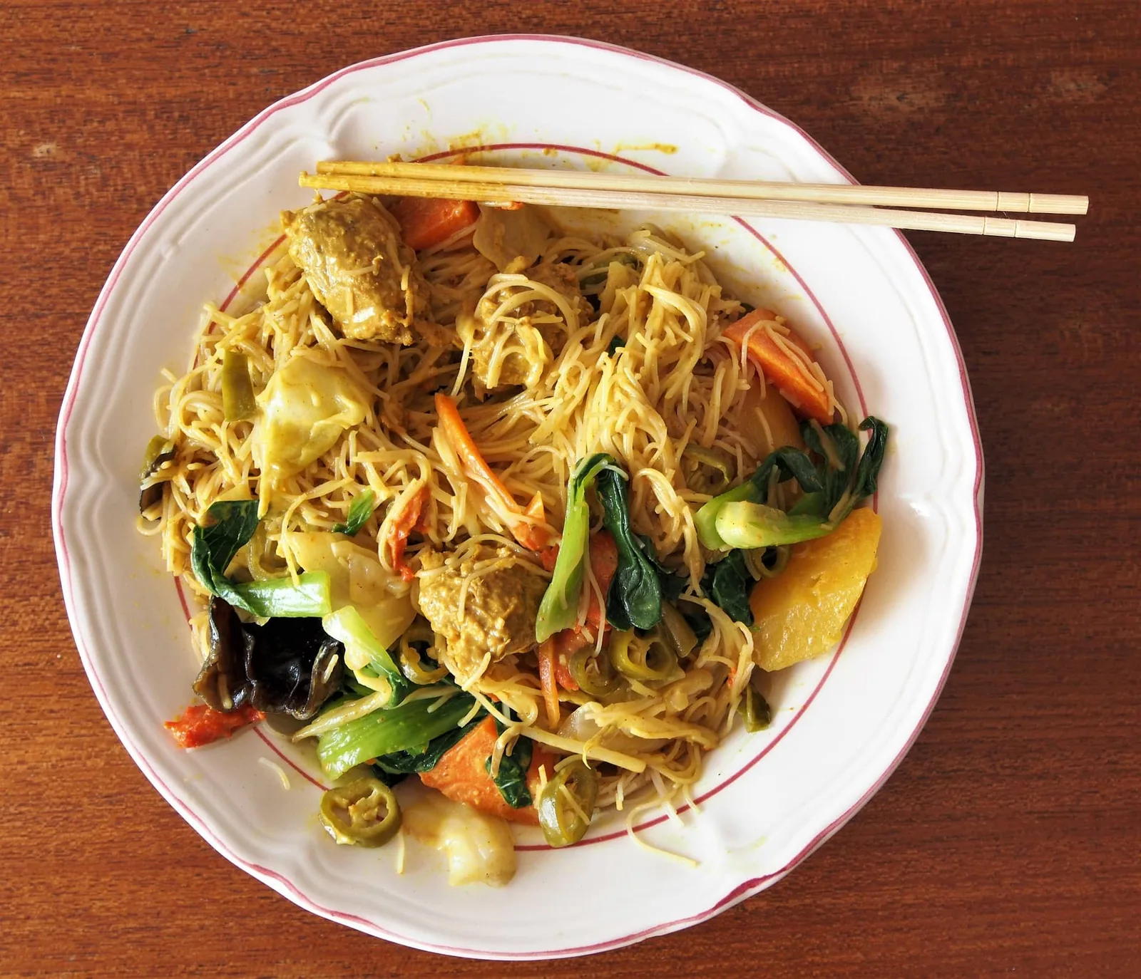 Fideos chinos fritos