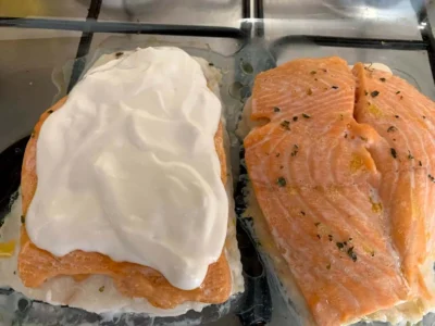 Merluza con salmón y patatas al horno