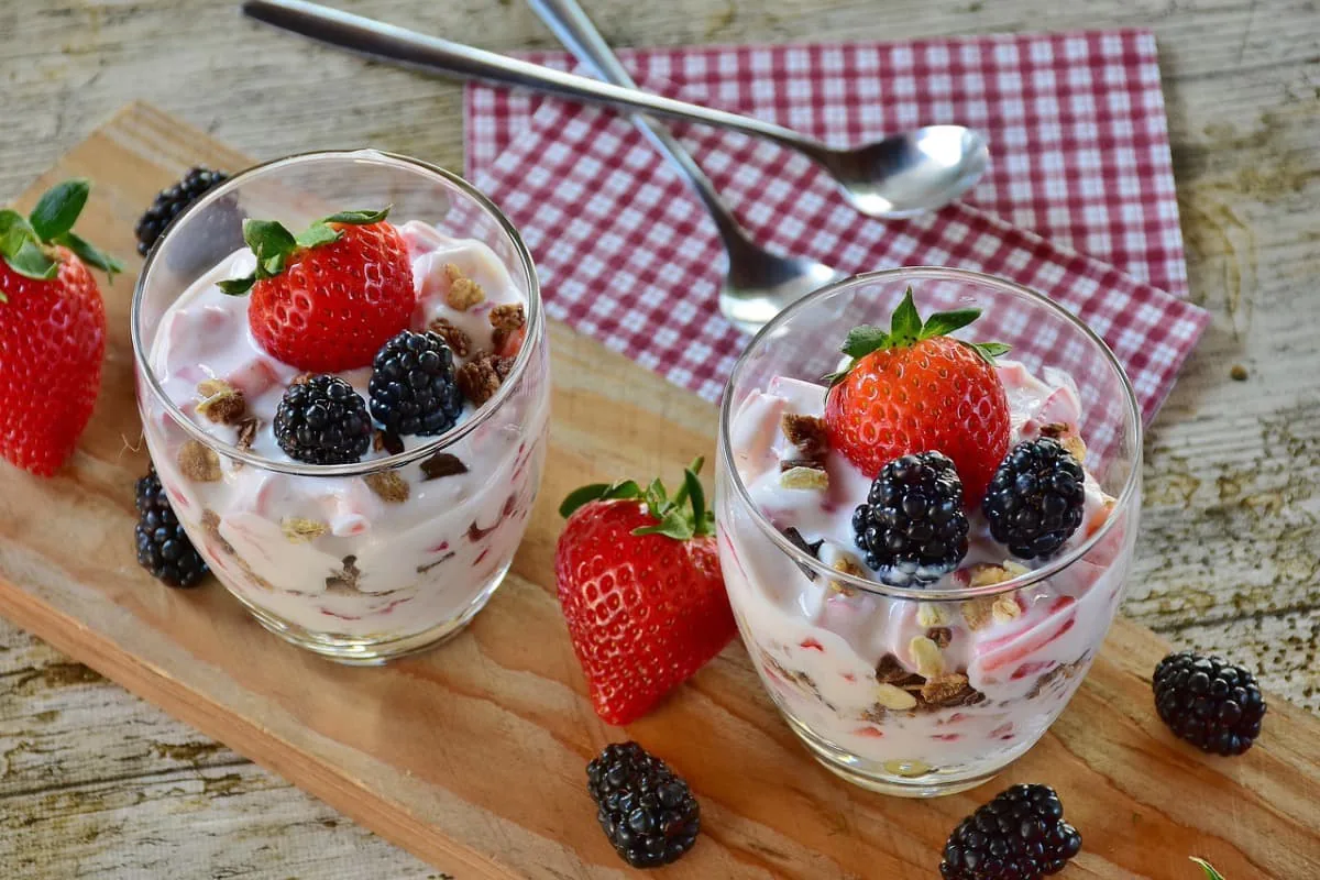 Fresas con yogurt de chocolate blanco