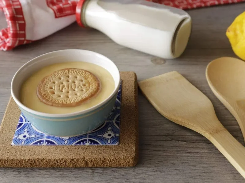 Natillas de huevo con galletas