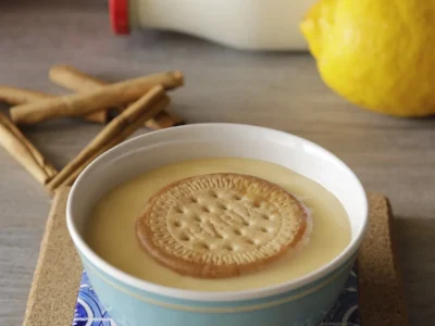 Natillas de huevo con galletas